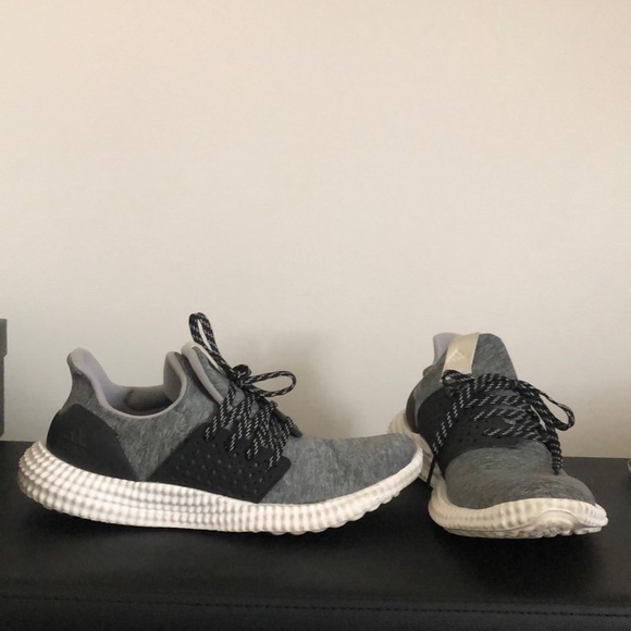 adidas sneakers, grey, size 6.5 - Picture 2 of 3